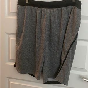 Men’s Adidas gray athletic shorts size 2 XL